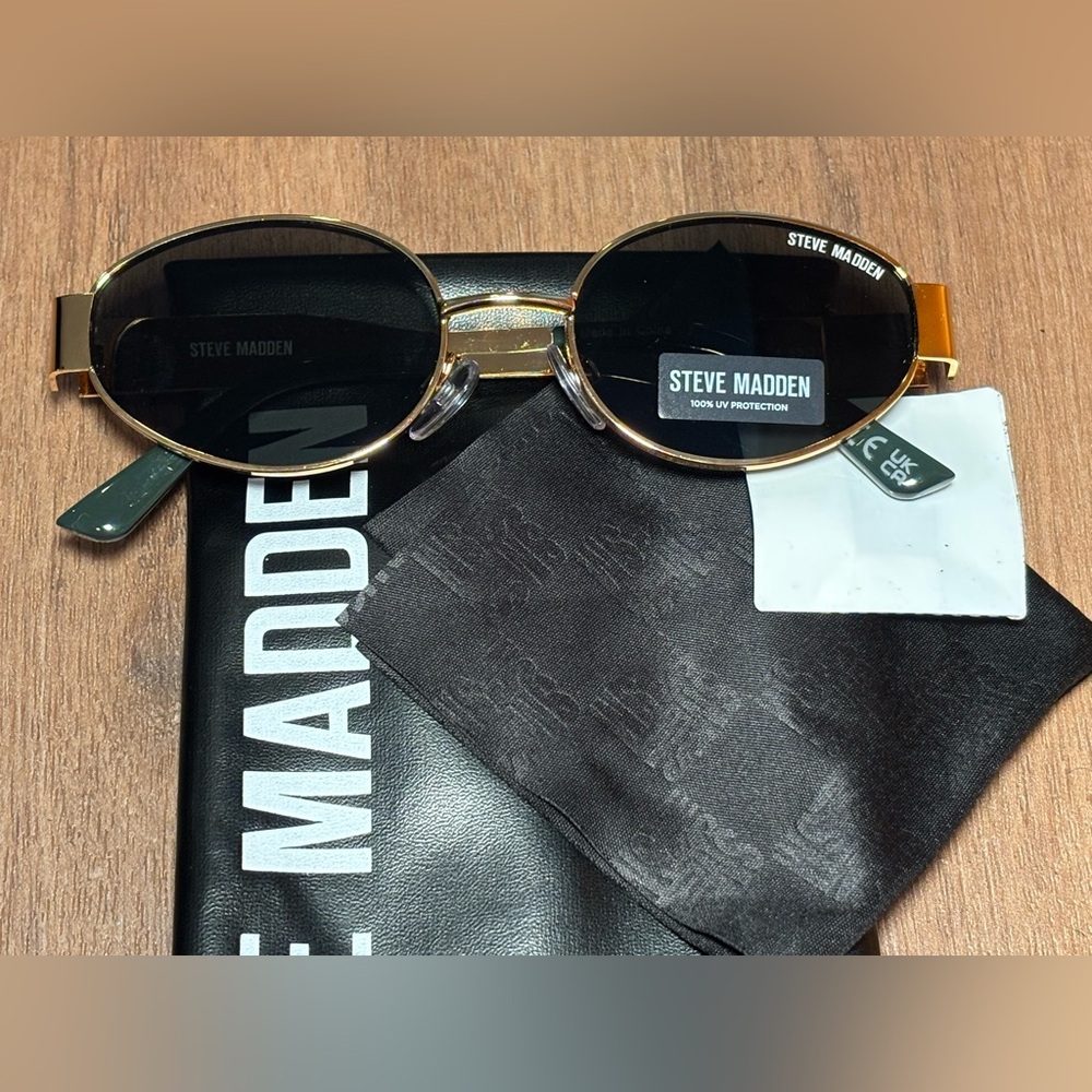 NWT Steve Madden Women’s Mystie Sunglasses and Set